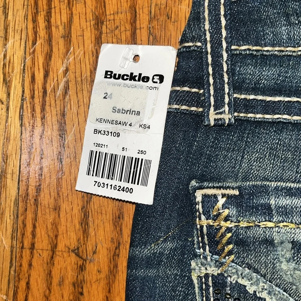 NWT BKE Sabrina Embellished Sequins Blue Denim Capri Jeans Size 24